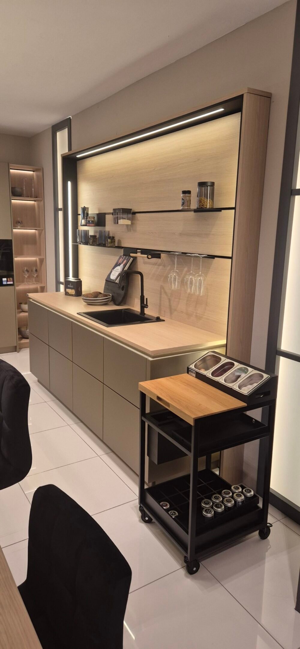 Ballerina Küche nach Maß K8 Beleuchtung