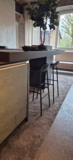 Detailansicht Baufront Küche Glasgow Metalloptik Arbeitsplatte