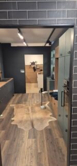 Moderne Burger Küche Cindy Black Blue Fronten Detail