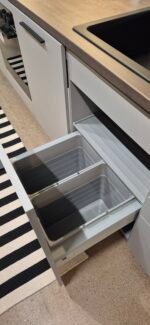 Moderne Burger Einbauküche Cindy Nebelgrau Fronten Detail