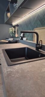 Detailansicht Burger Küche Jette Black Green Arbeitsplatte