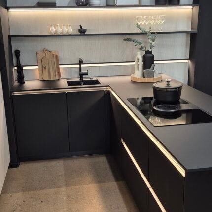 Burger Küche Paula Schwarz Leni Stone Groove Hannover Ausstellung