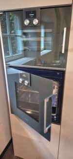 Detailansicht Baufront Küche Paris Arbeitsplatte Holzoptik